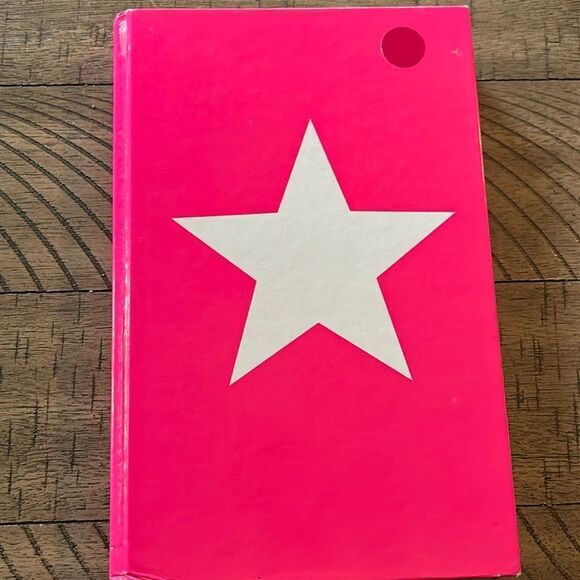 Star⭐️by PamAnderson Great beach 🏖️ read! Copyright ©️ 2004 - Picture 3 of 10